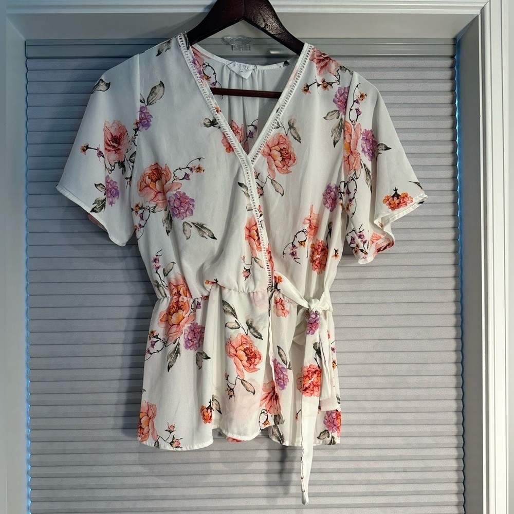 White floral print faux wrap blouse
